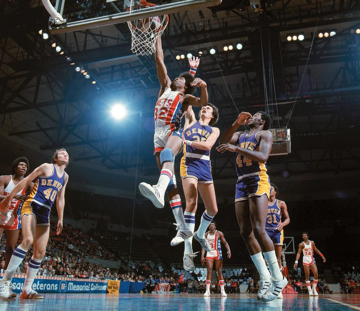 1973-Julius-Erving-001341155.jpg
